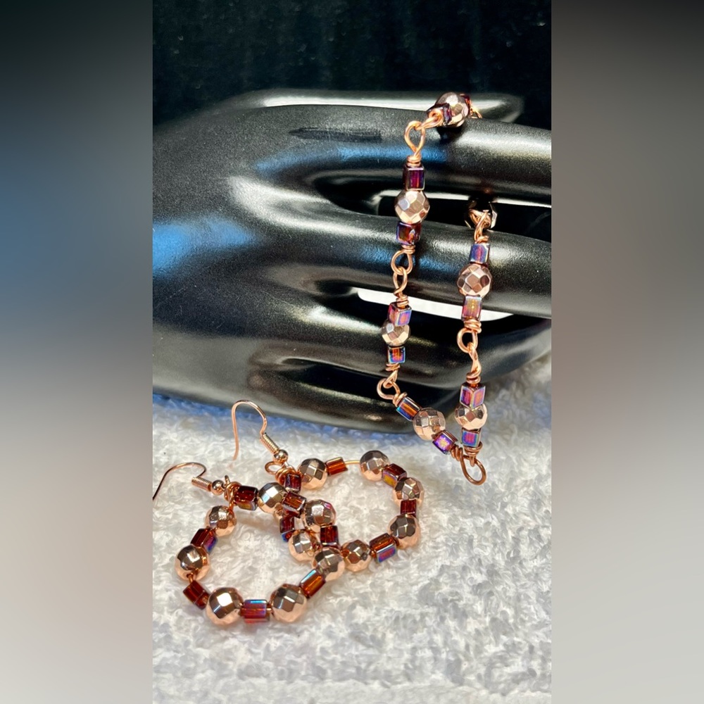 Link bracelet -link style with matching earrings